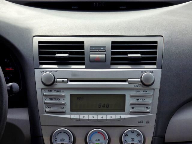 Used 2011 Toyota Camry LE image 18