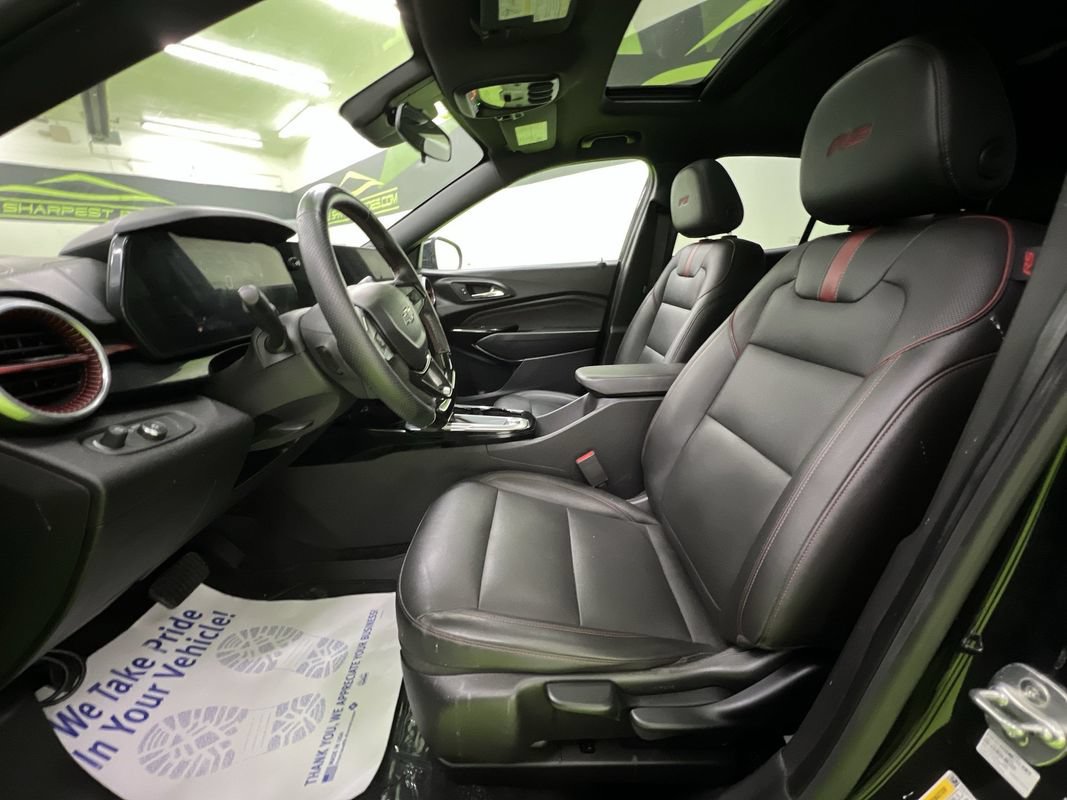 Used 2024 Chevrolet Trax RS w/ Sunroof Package FWD image 16