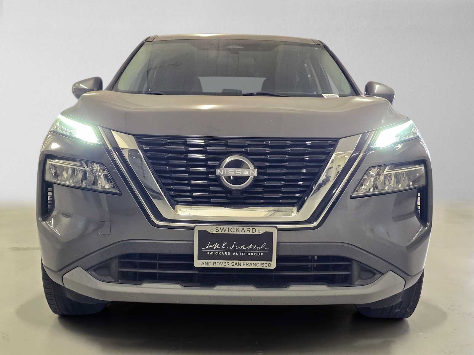 Used 2023 Nissan Rogue SV FWD image 8