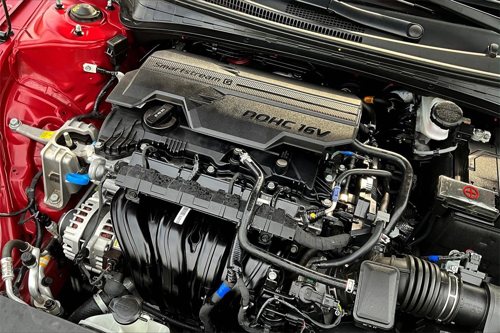 Certified 2025 Hyundai Elantra SEL image 34