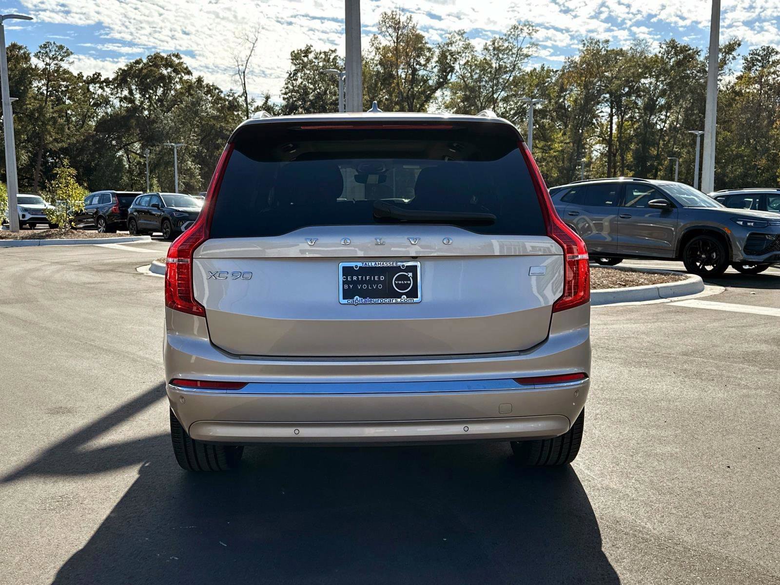 Certified 2024 Volvo XC90 T8 Plus w/ Protection Package Premier image 4