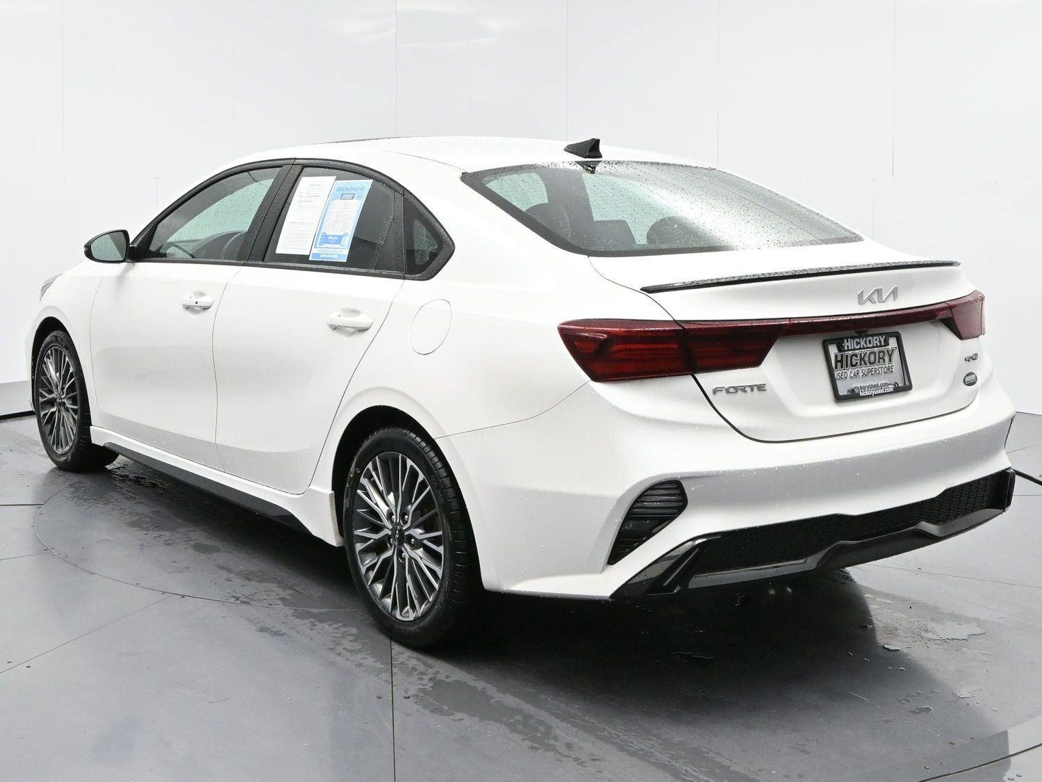 Used 2022 Kia Forte GT-Line w/ GT-Line Premium Package FWD image 5