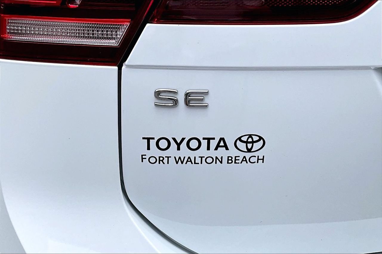 Used 2024 Volkswagen Tiguan SE w/ Panoramic Sunroof Package AWD/4WD image 27