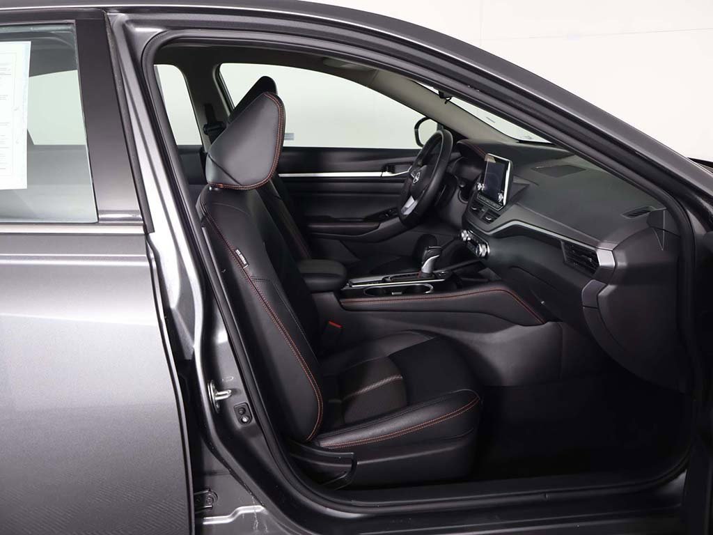 Used 2025 Nissan Altima 2.5 SR image 26