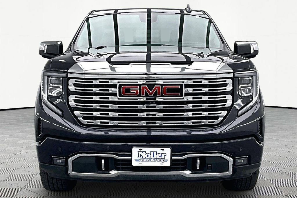 Used 2023 GMC Sierra 1500 Denali w/ Technology Package AWD/4WD image 3