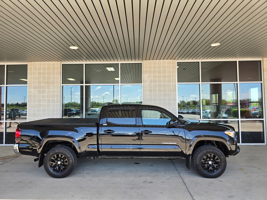 Used 2019 Toyota Tacoma SR5 AWD/4WD image 4
