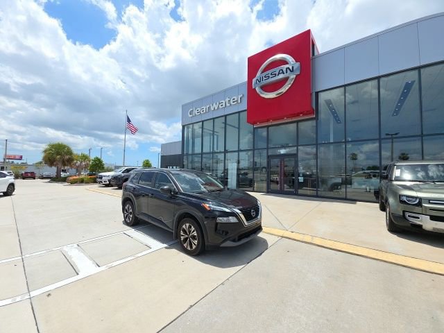 Used 2023 Nissan Rogue SV FWD image 1