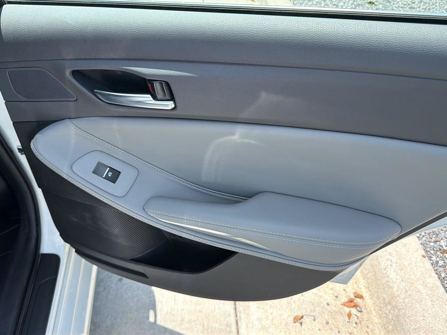Used 2022 Toyota Avalon XLE w/ Moonroof Package FWD image 32