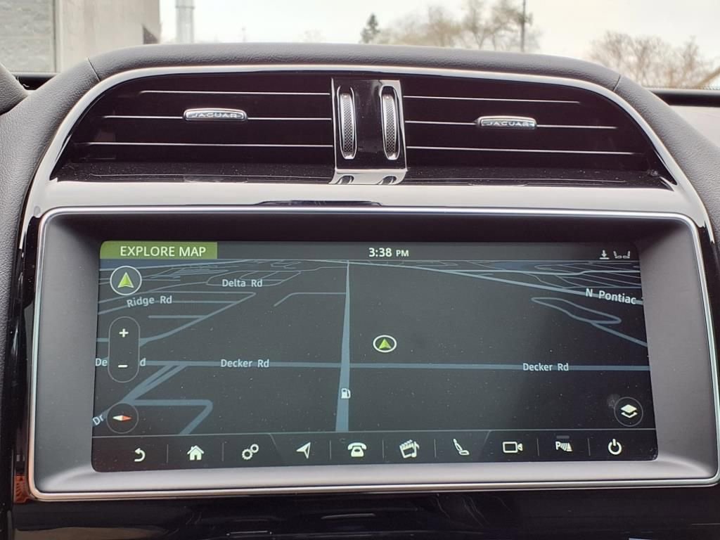 Used 2019 Jaguar F-PACE R-Sport image 17