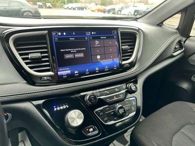 Used 2021 Chrysler Pacifica Touring w/ S Appearance Package image 16