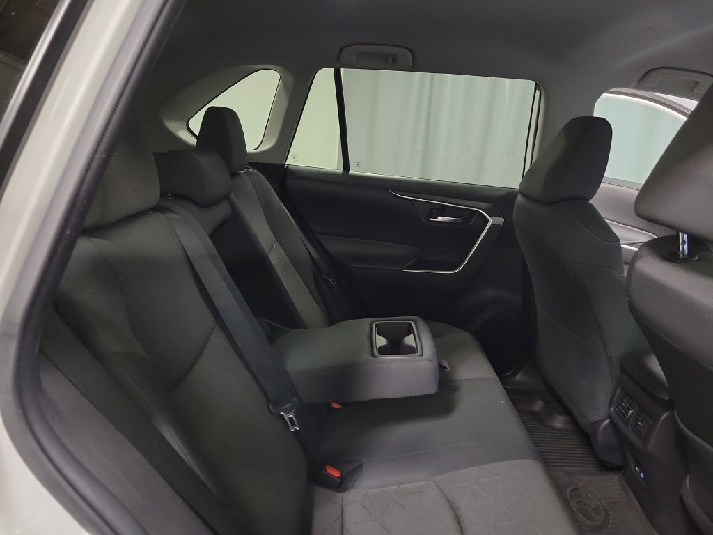 Used 2024 Toyota RAV4 XLE AWD/4WD image 32