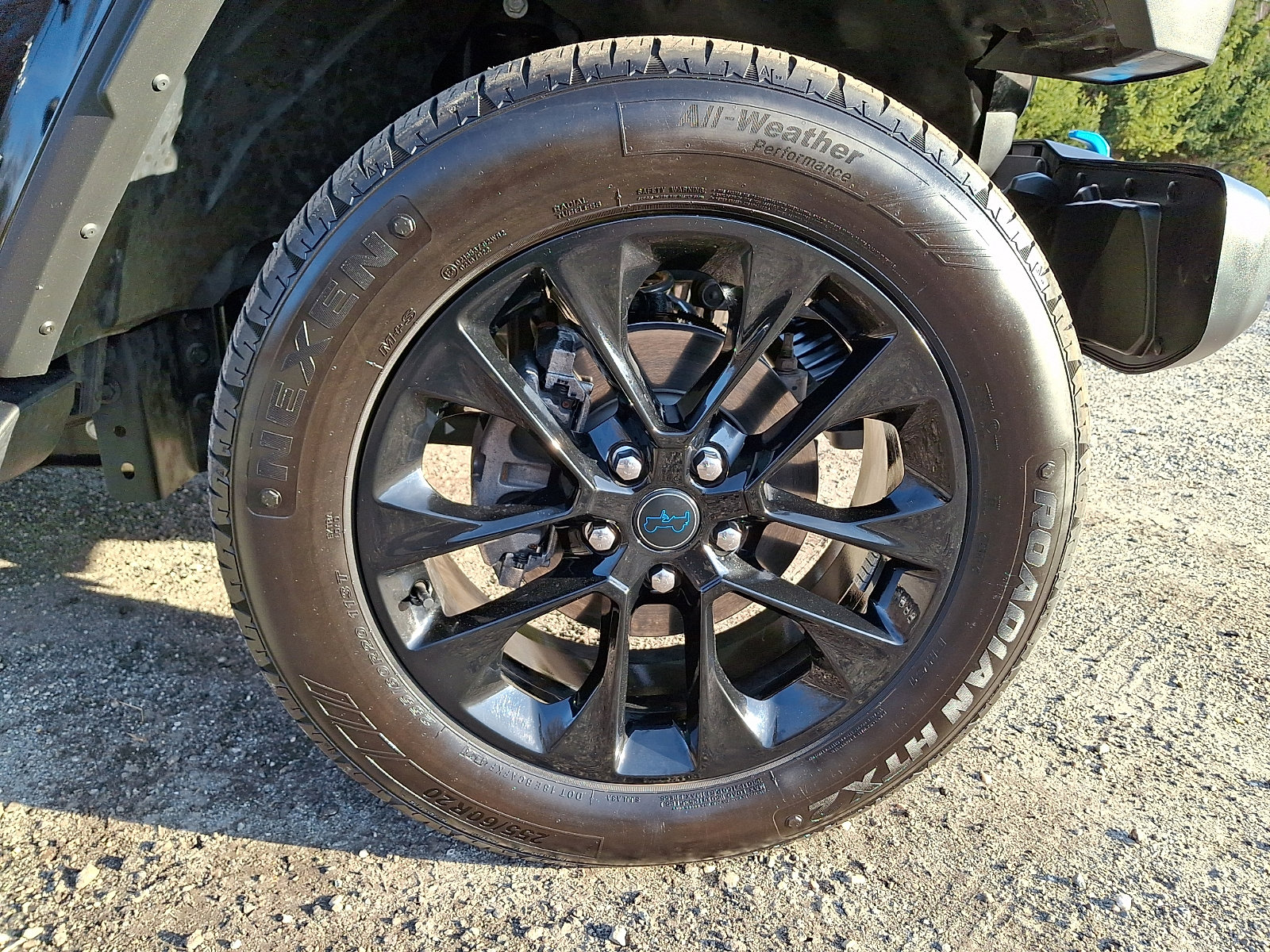 Used 2024 Jeep Wrangler Sahara w/ Safety Group image 8