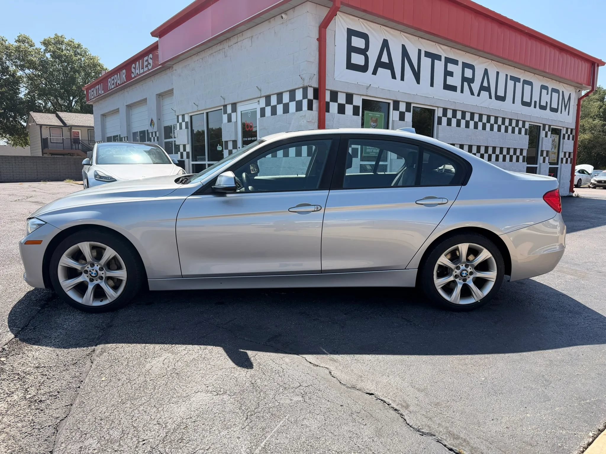 Used 2013 BMW 335i xDrive Sedan AWD/4WD image 2