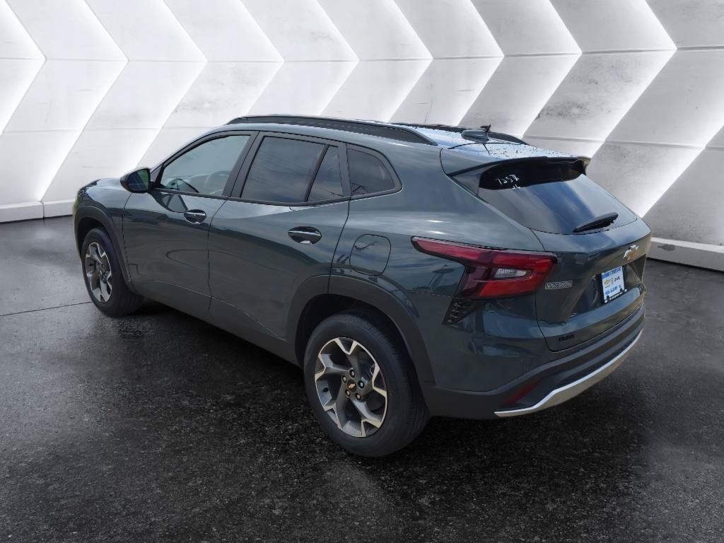 New 2026 Chevrolet Trax LT w/ Driver Confidence Package FWD image 7