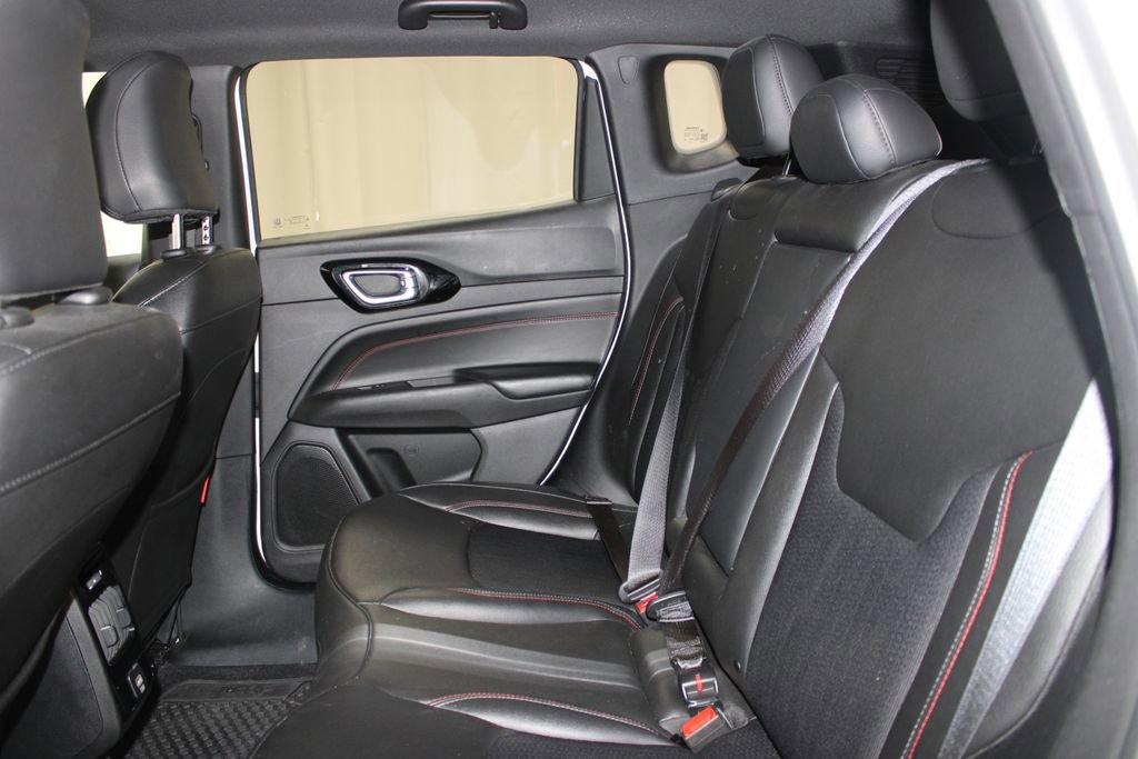 Used 2025 Jeep Compass Trailhawk image 22