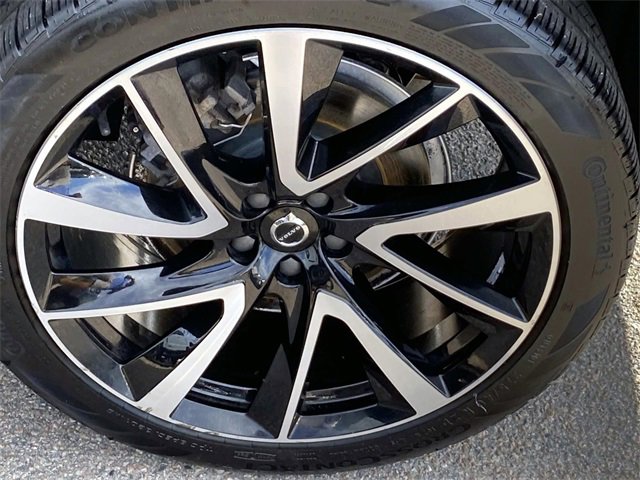 Used 2021 Volvo XC90 T6 Momentum w/ Advanced Package image 25
