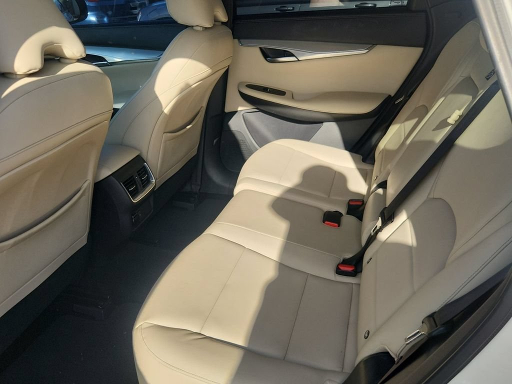 Used 2019 INFINITI QX50 Luxe w/ Navigation Package FWD image 10