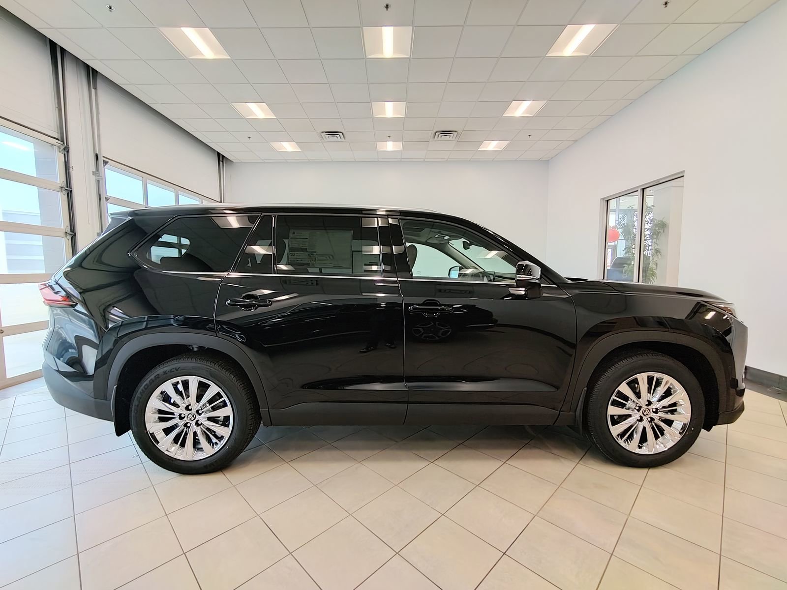 New 2026 Toyota Grand Highlander Platinum image 2