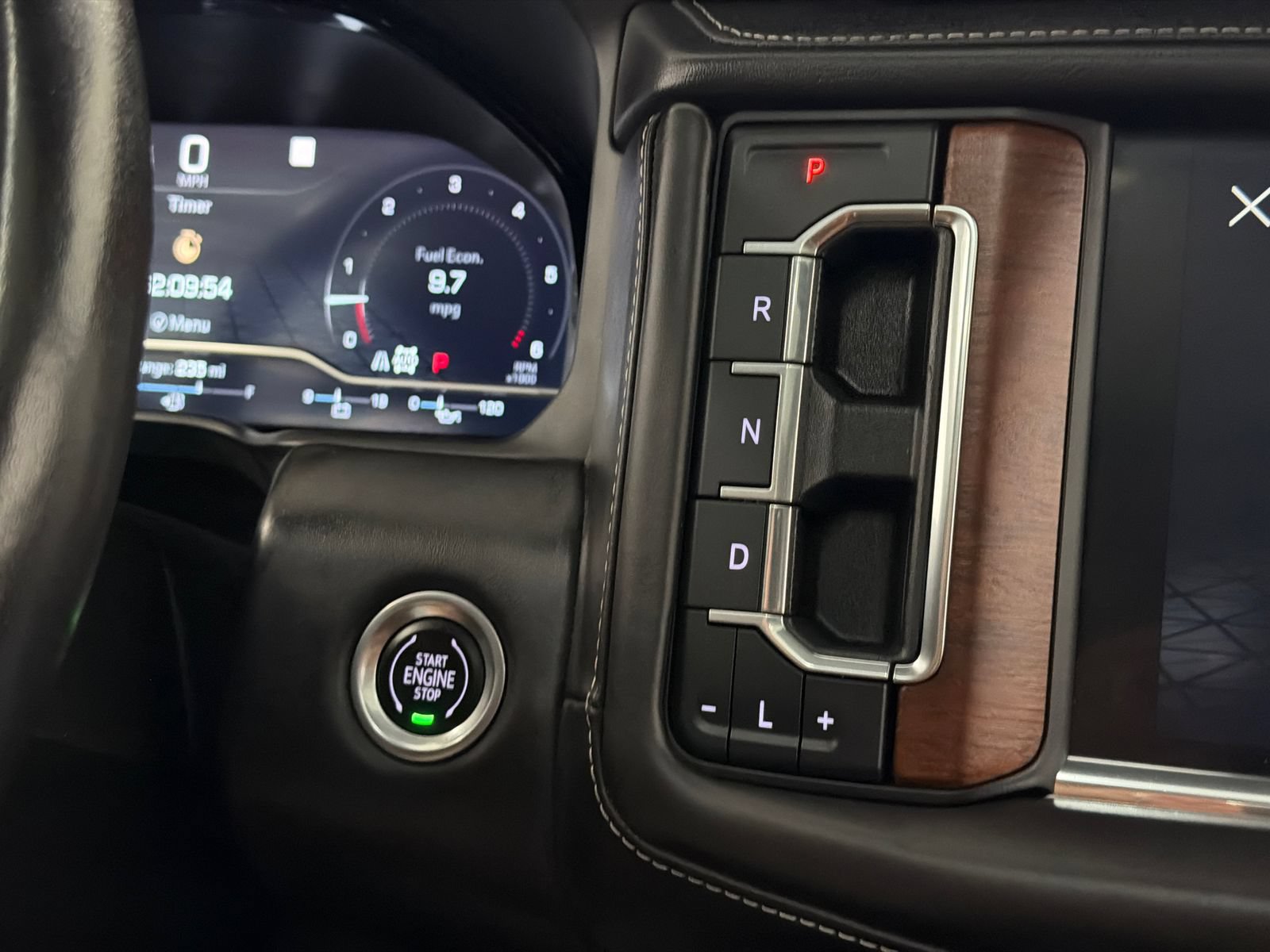 Used 2023 GMC Yukon XL Denali Ultimate AWD/4WD image 42