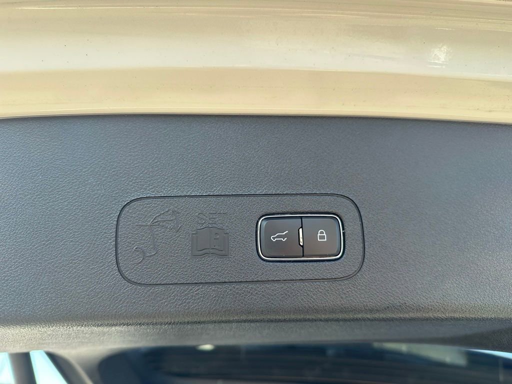 Used 2021 Lincoln Aviator Reserve w/ Elements Package Plus image 33