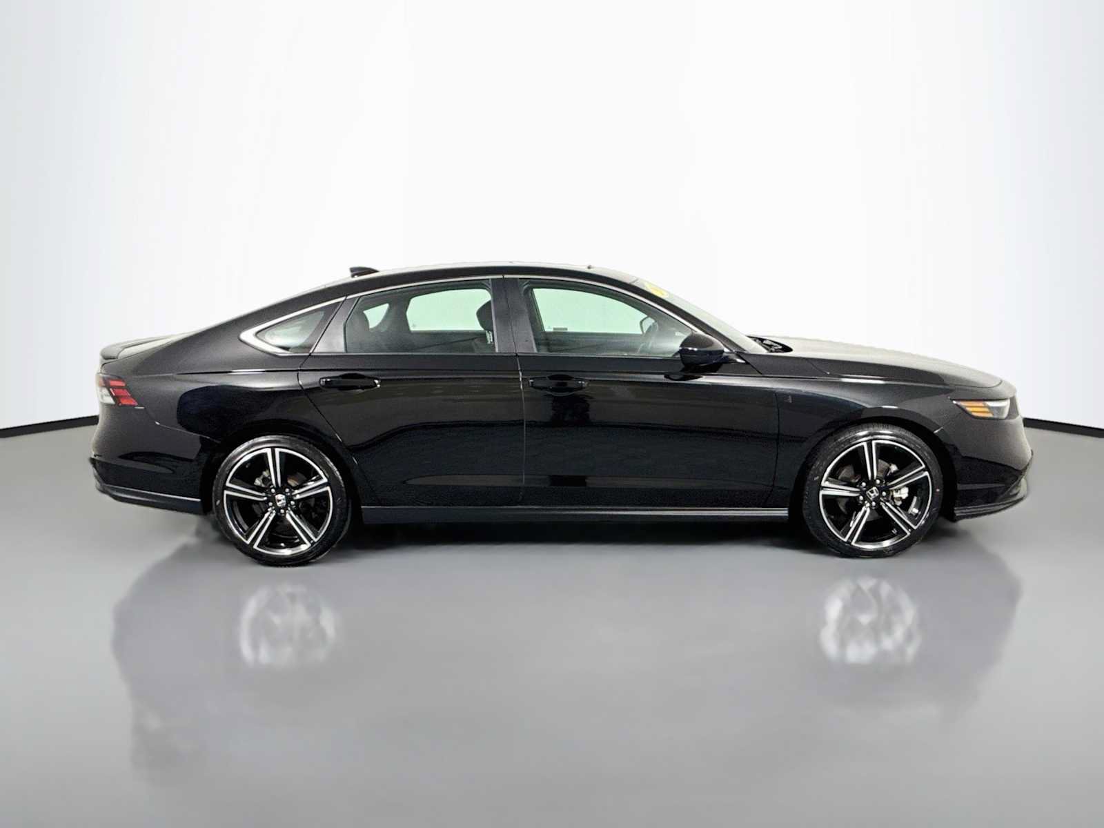 Certified 2024 Honda Accord Sport image 8