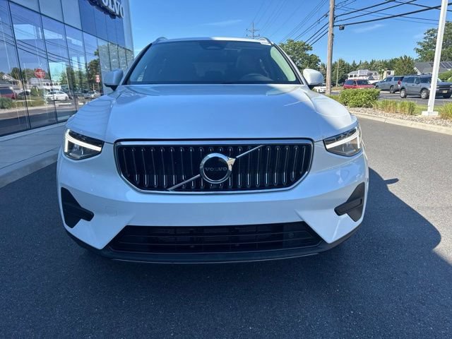 Used 2025 Volvo XC40 B5 Core AWD/4WD image 7