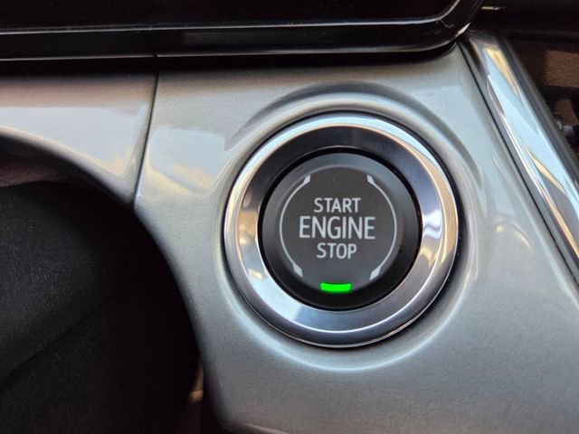 Certified 2025 Chevrolet Trax LT w/ LT Convenience Package image 31