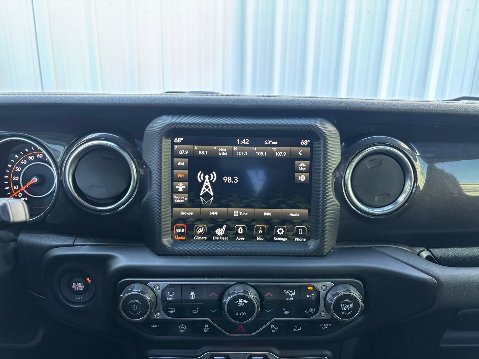 Used 2021 Jeep Wrangler Unlimited Sahara image 20