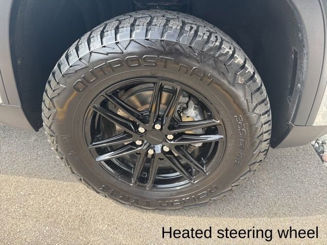 Used 2024 Chevrolet Traverse Z71 image 25