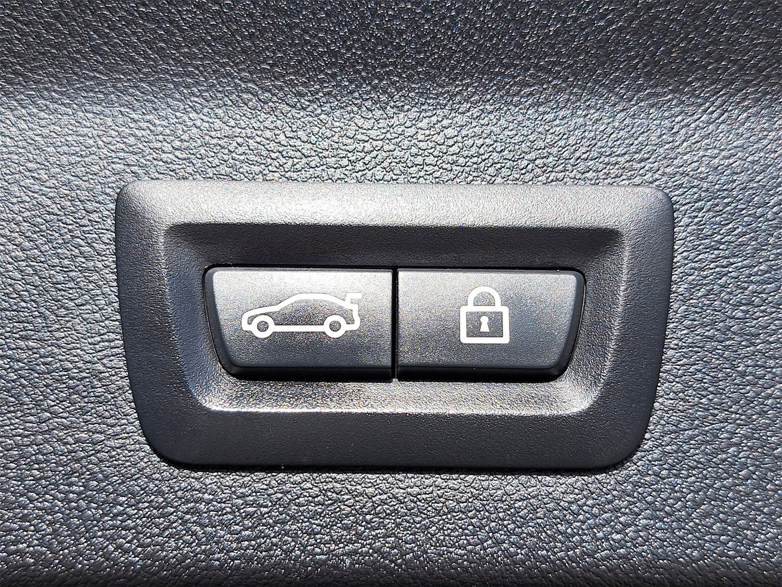 Used 2018 BMW X3 xDrive30i w/ M Sport Package image 13