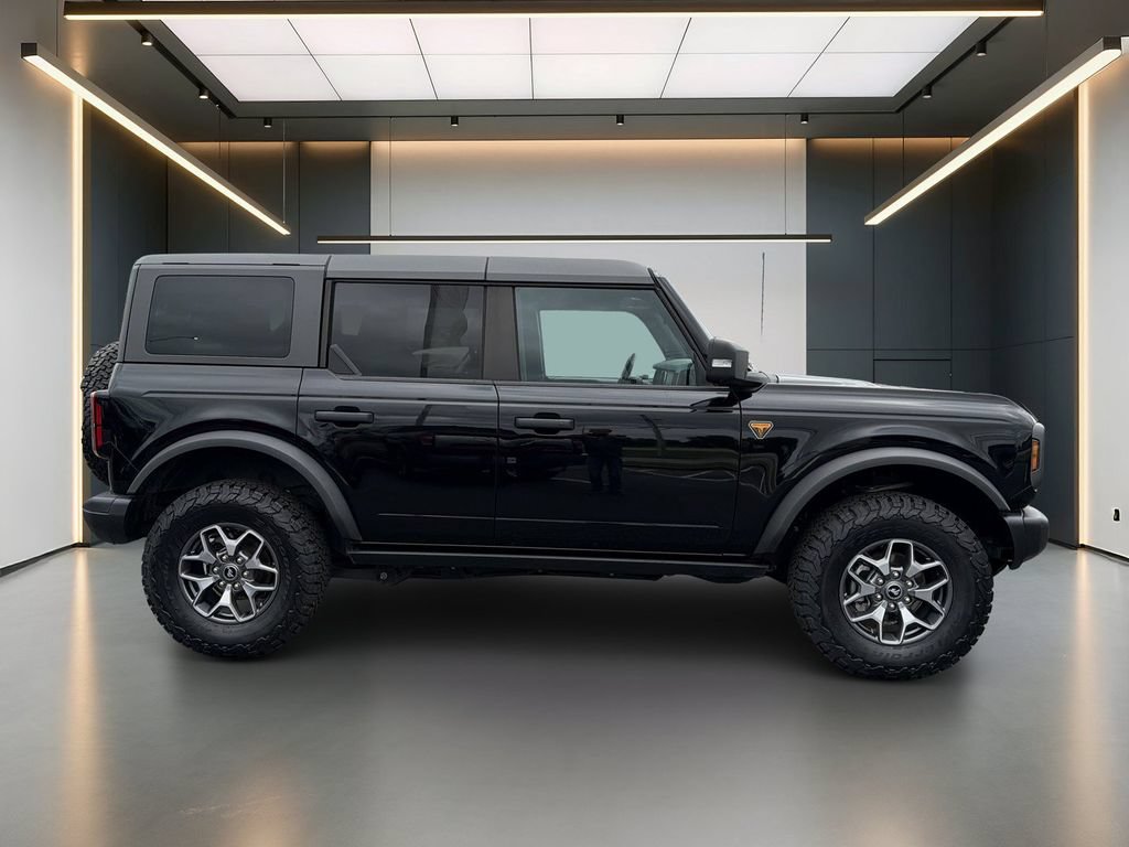 Used 2023 Ford Bronco Badlands AWD/4WD image 3