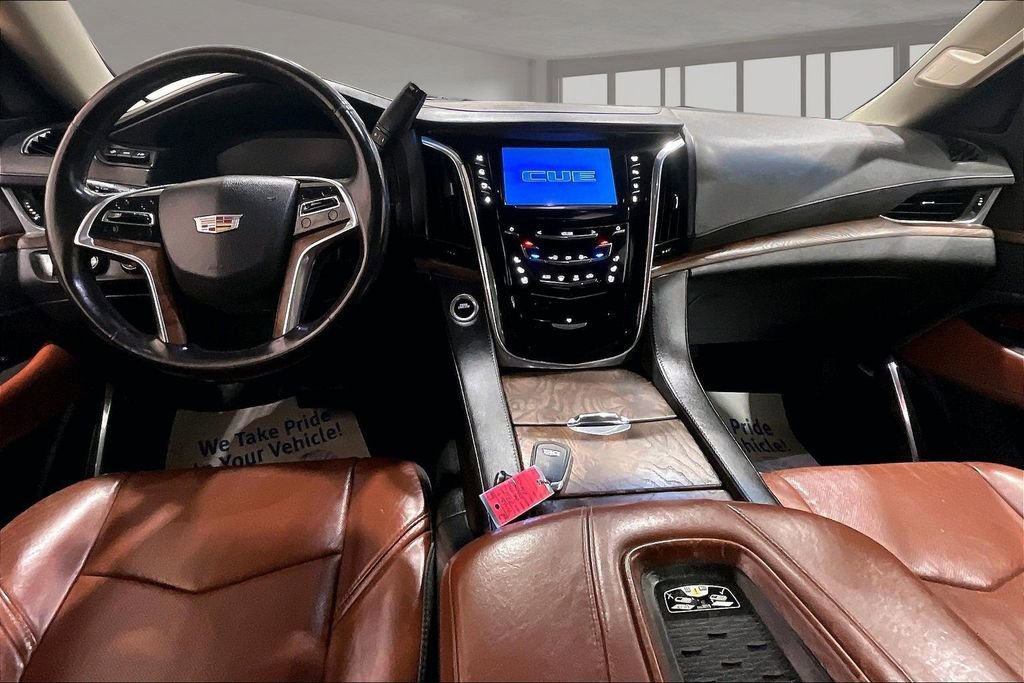 Used 2015 Cadillac Escalade ESV Premium image 16