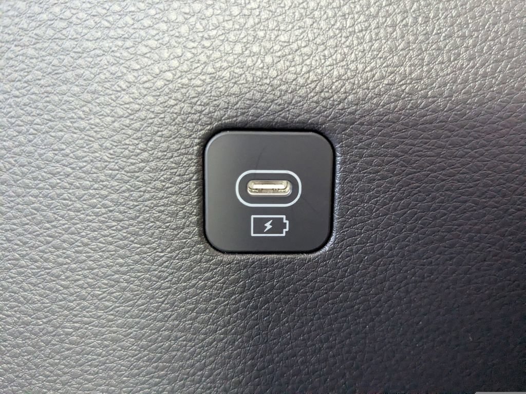 Used 2025 Kia Carnival SX Prestige FWD image 18