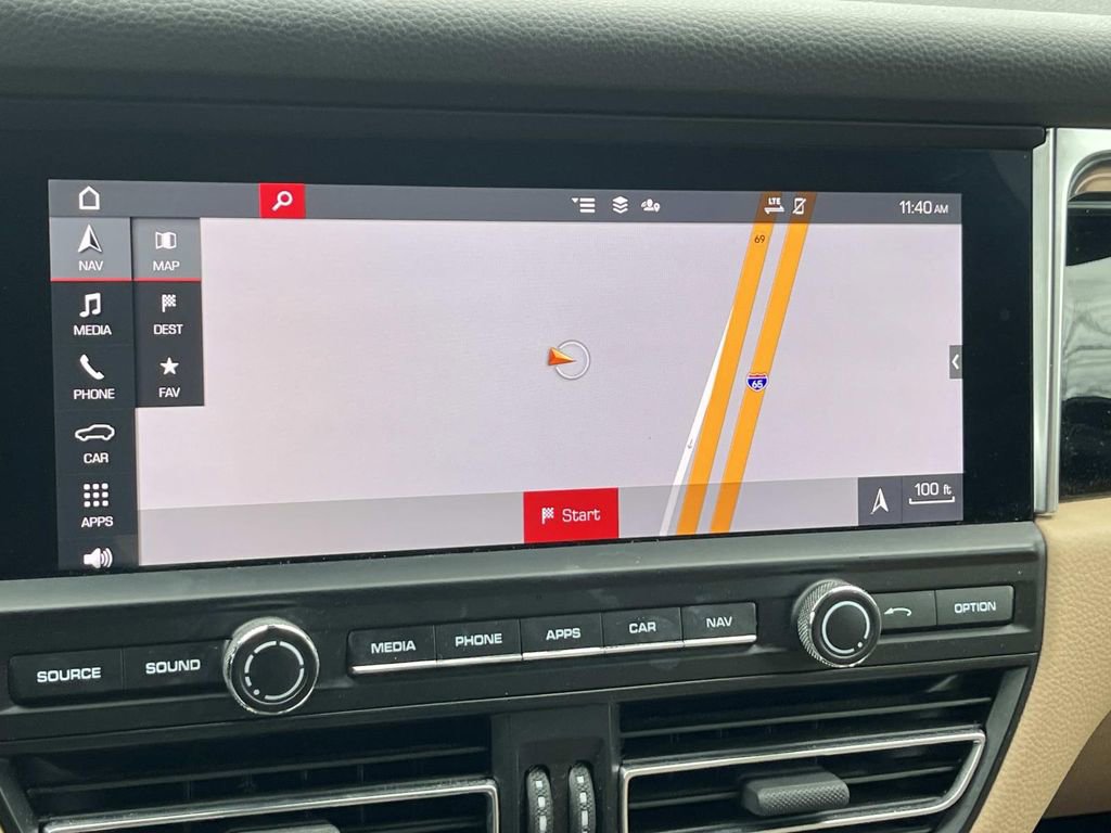 Used 2020 Porsche Macan Base image 25