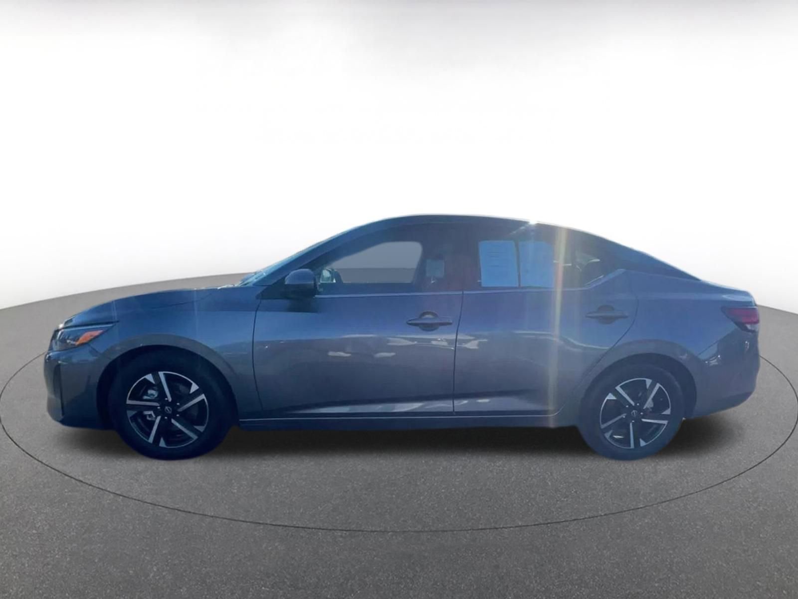 Used 2025 Nissan Sentra SV image 9