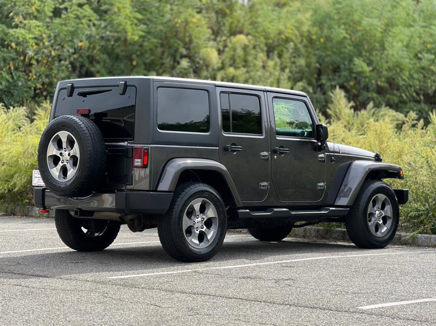 Used 2018 Jeep Wrangler Unlimited Sahara image 8