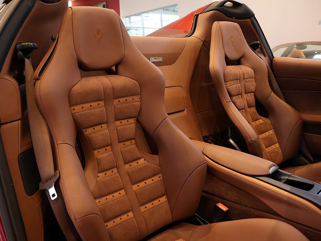 Certified 2023 Ferrari 812 GTS RWD image 38
