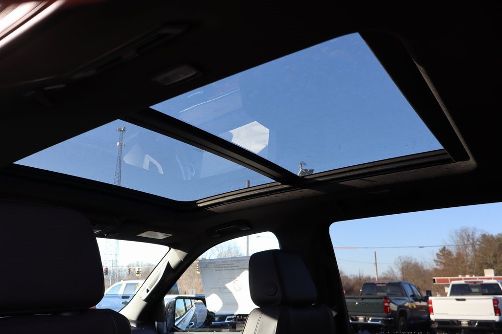 New 2026 Chevrolet Suburban High Country image 8