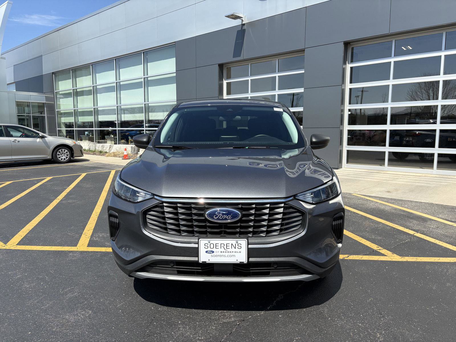 Certified 2024 Ford Escape Active AWD/4WD image 2