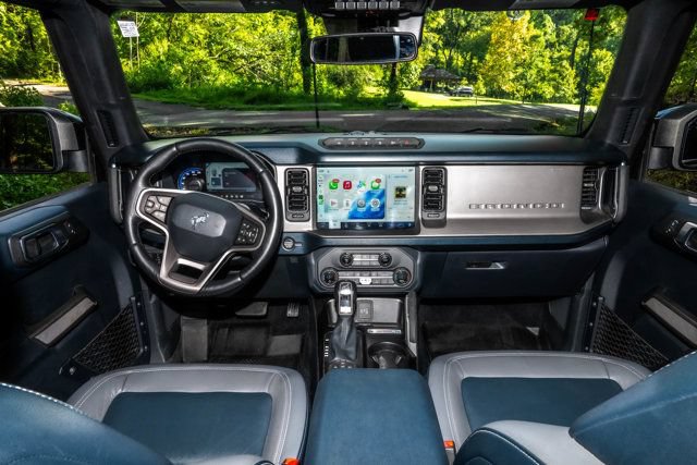 Used 2021 Ford Bronco First Edition AWD/4WD image 41