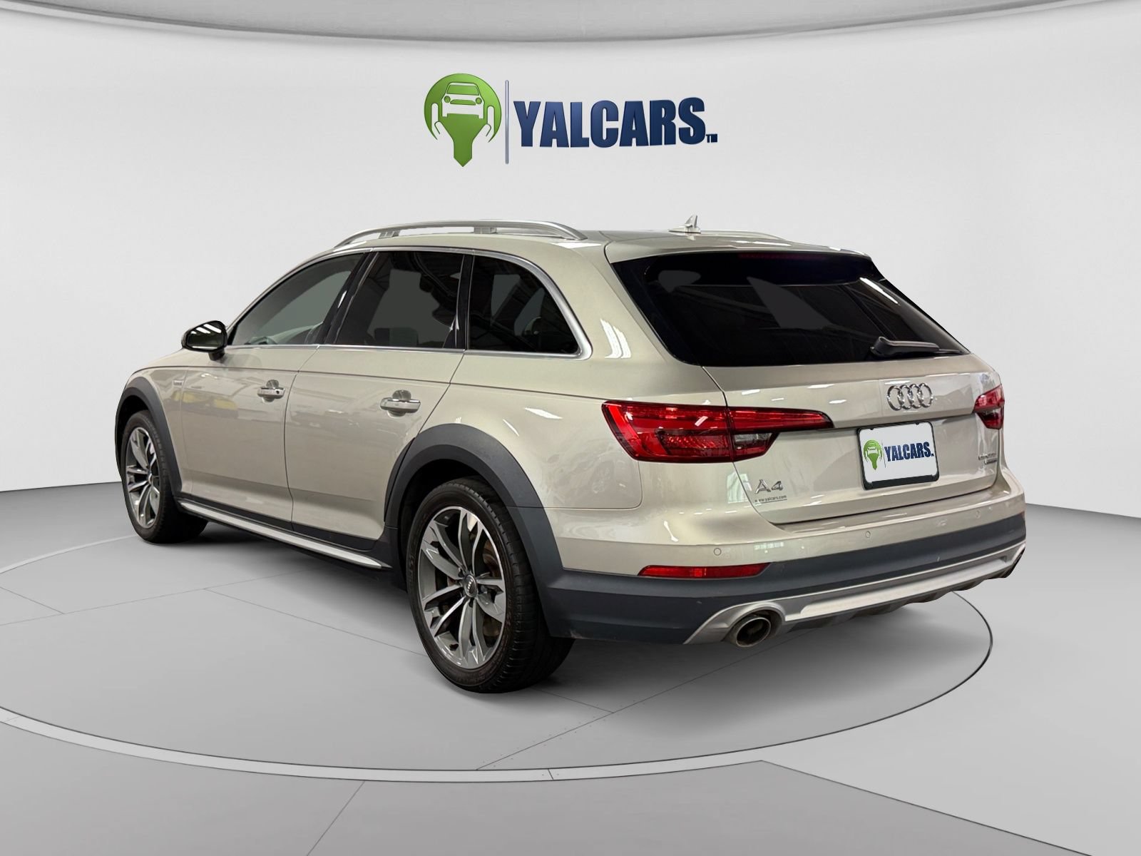 Used 2017 Audi A4 2.0T allroad Premium Plus w/ Technology Package AWD/4WD image 3