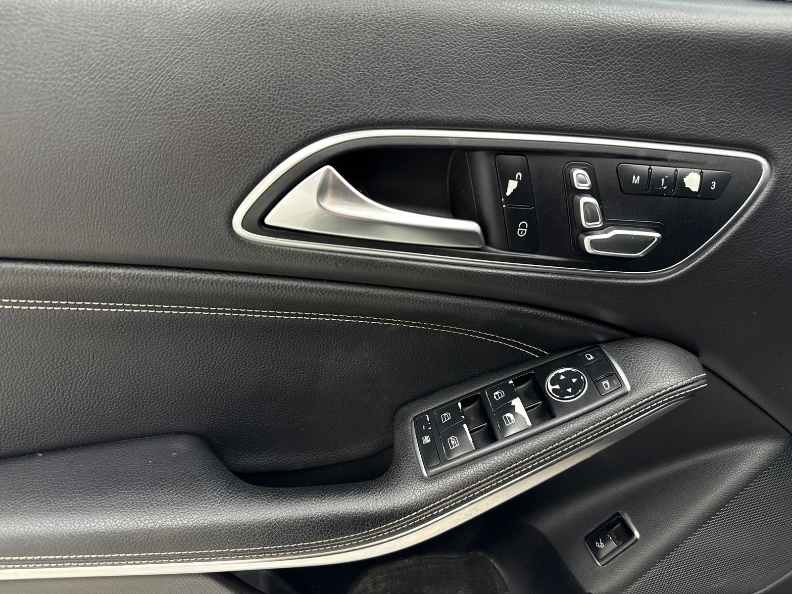 Used 2018 Mercedes-Benz CLA 250 image 36