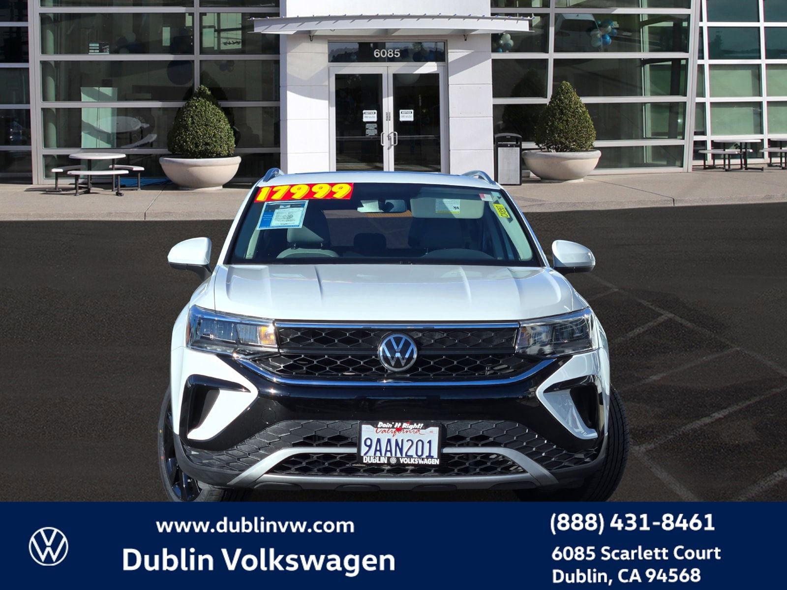 Certified 2022 Volkswagen Taos SE w/ Panoramic Sunroof Package image 8