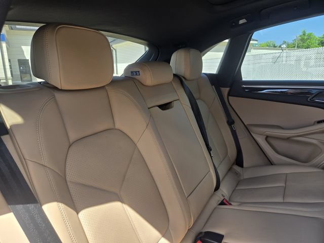 Used 2025 Porsche Macan Turbo AWD/4WD image 23