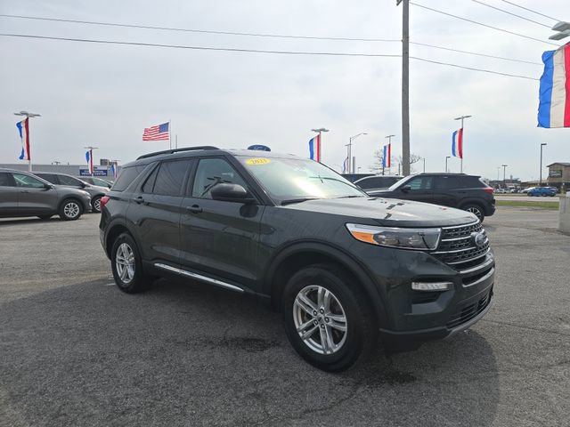 Used 2023 Ford Explorer XLT w/ Equipment Group 202A image 3