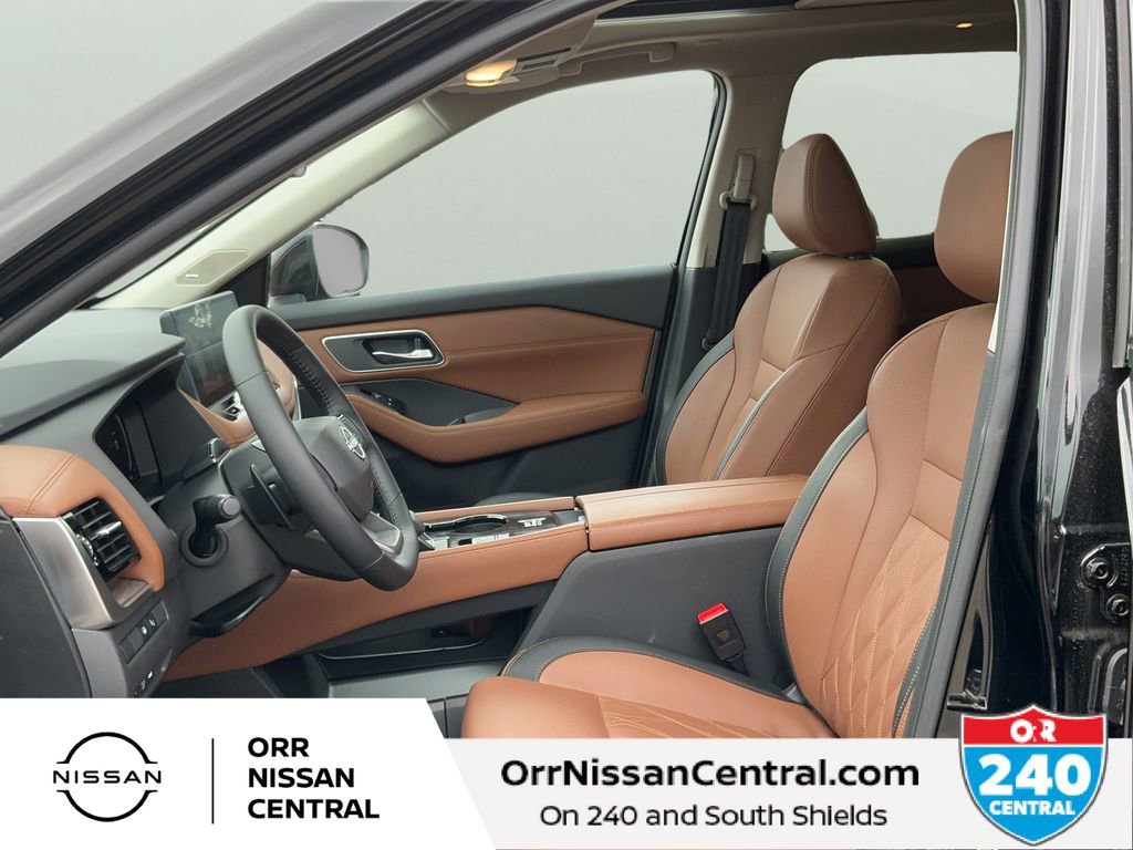 Used 2025 Nissan Rogue Platinum w/ Tech Package image 17