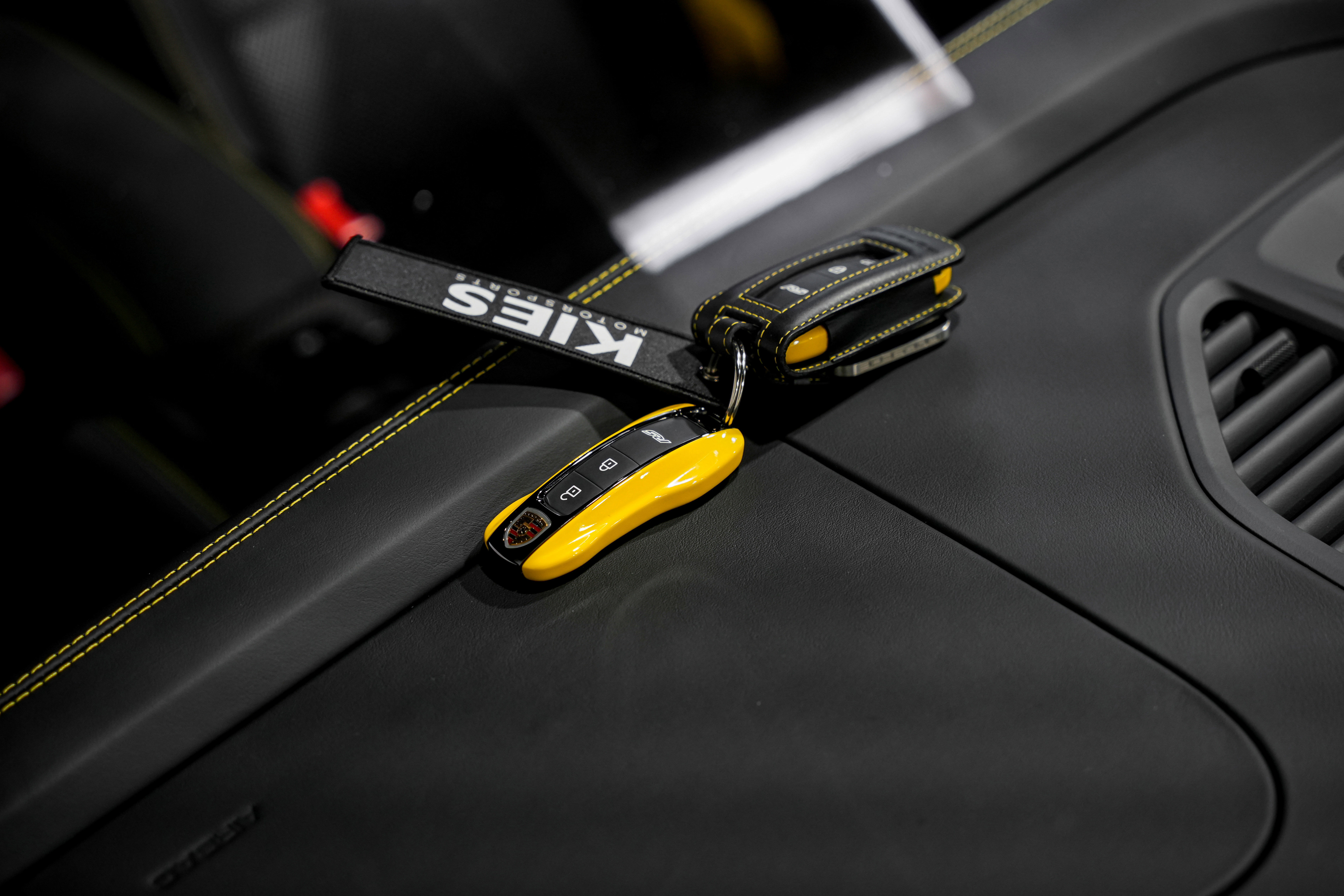 Used 2025 Porsche 911 GT3 RS image 34