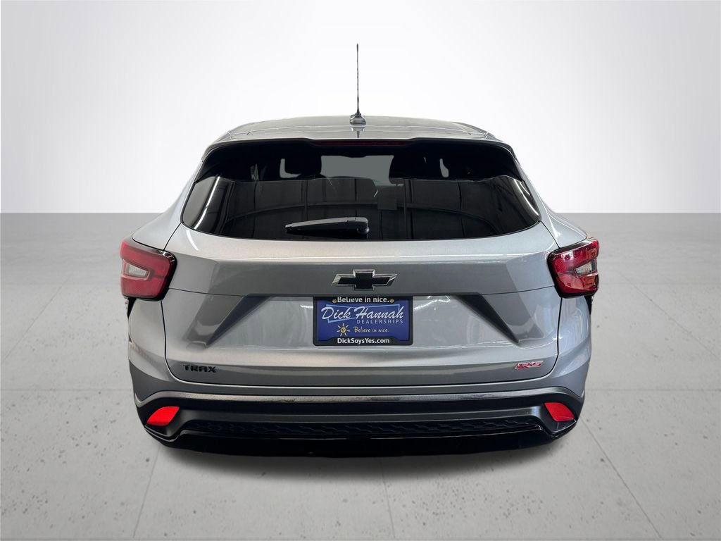 Used 2025 Chevrolet Trax RS FWD image 5