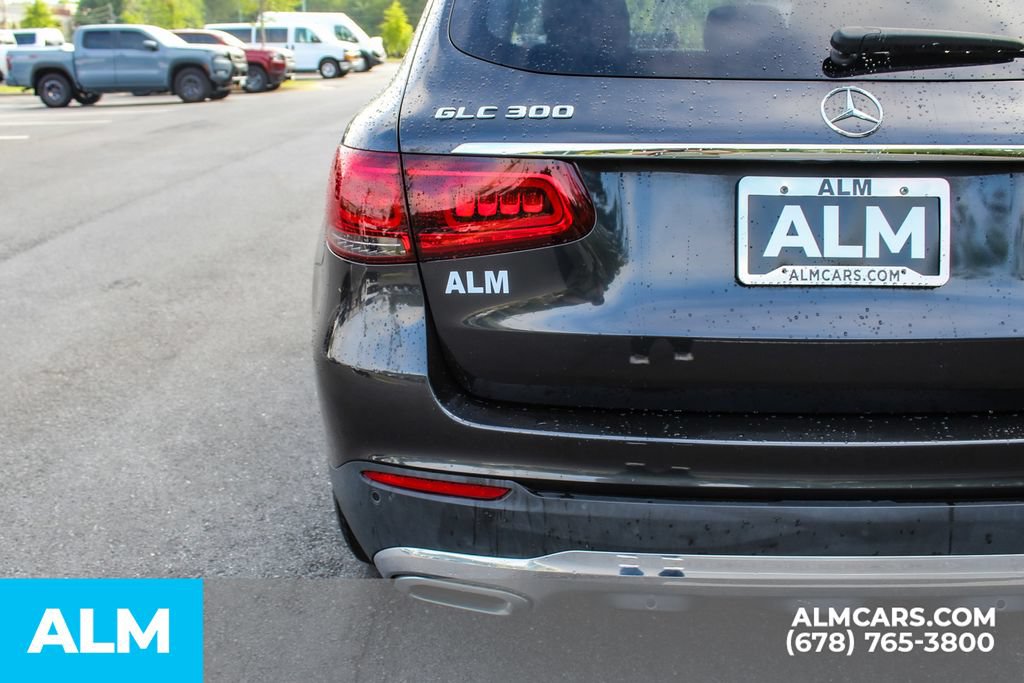 Used 2021 Mercedes-Benz GLC 300 4MATIC w/ Premium Package image 12