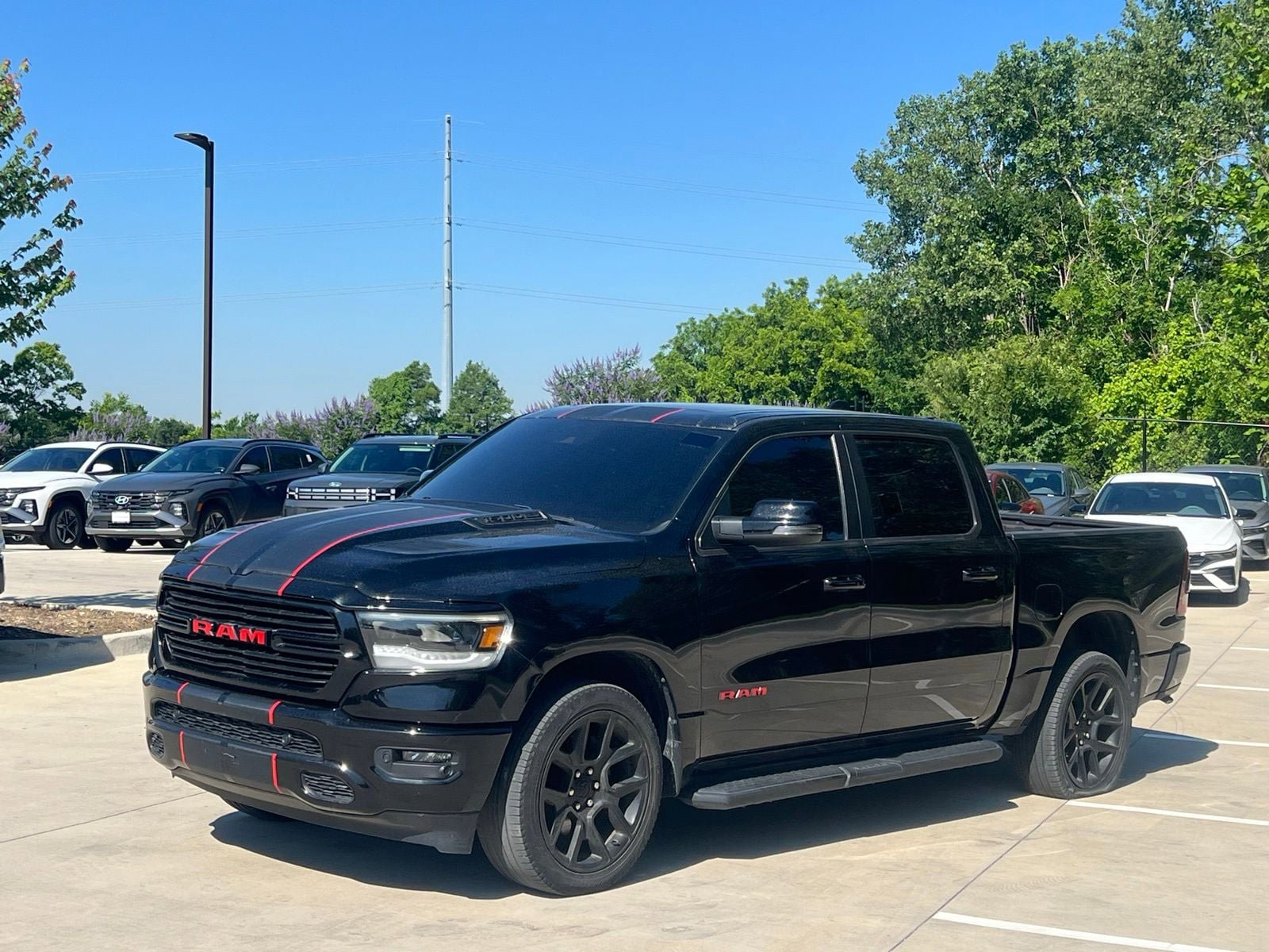 Used 2023 RAM 1500 Laramie AWD/4WD image 4